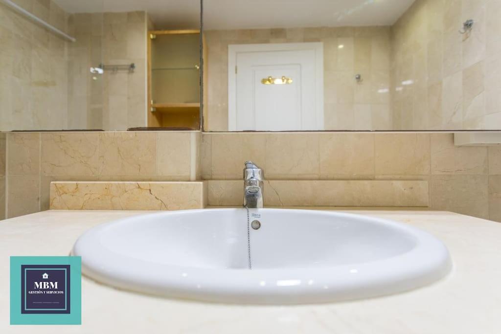 Martina Apartment Las Canteras-Auditorio لاس بالماس دي غران كاناريا المظهر الخارجي الصورة