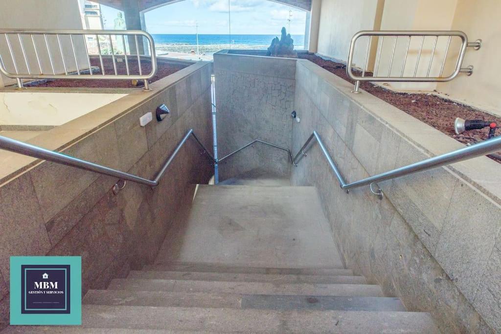 Martina Apartment Las Canteras-Auditorio لاس بالماس دي غران كاناريا المظهر الخارجي الصورة