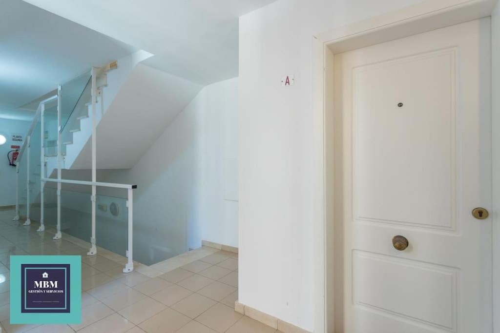 Martina Apartment Las Canteras-Auditorio لاس بالماس دي غران كاناريا المظهر الخارجي الصورة